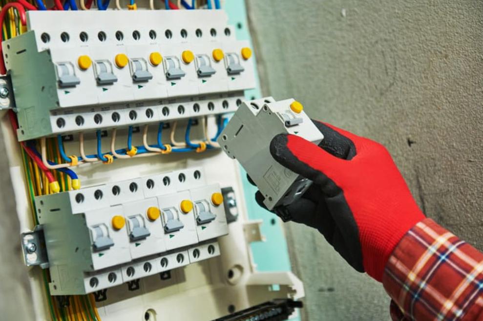 RCCB là gì? Cấu tạo, nguyên lý hoạt động, phân loại và cách chọn 4 RCCB được ứng dụng rộng rãi trong đời sống